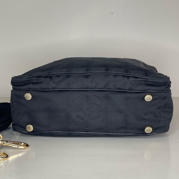 Chanel Hand Bag New Travel Line Black Nylon - Picture 7 of 14